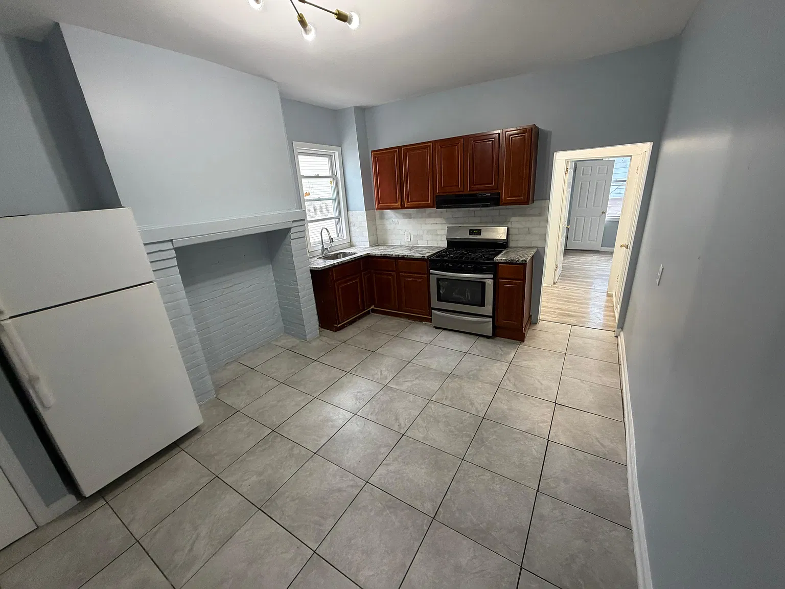 3 bed, $2,295 — Photo 3