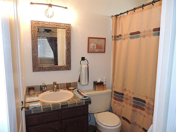 4th image of 333 Coral Dr