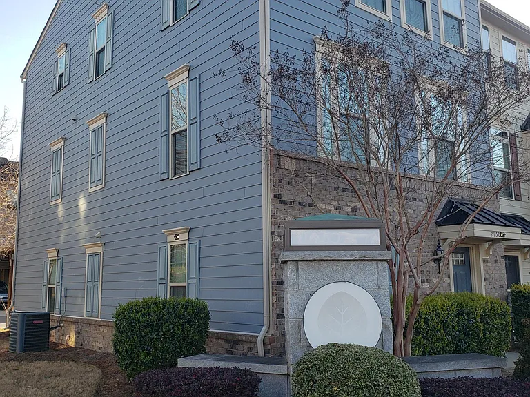 2150 Arbor Loop Dr — Photo 2