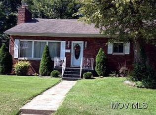 2 Edgewood Park Dr, Parkersburg, WV 26104