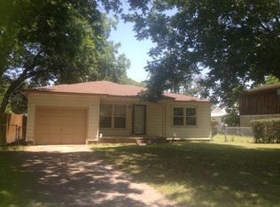 810 W 6th St, Ada, OK 74820