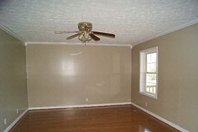 5th image of 819 Magnolia Ln