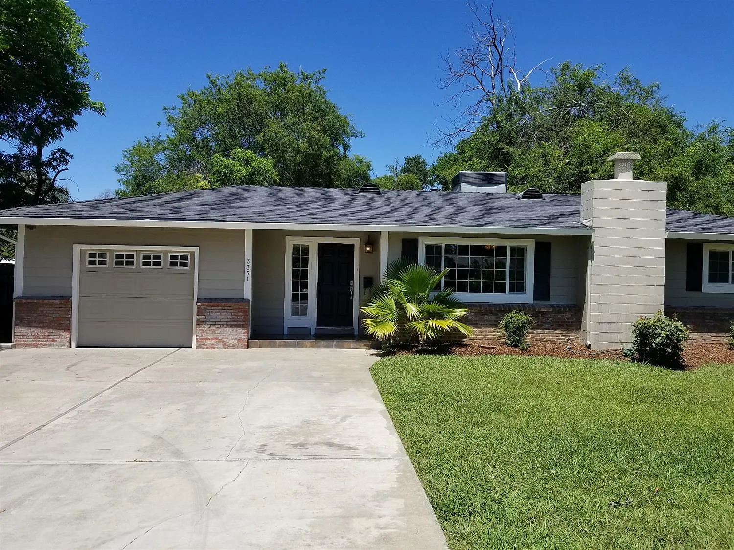 3351 Whitney Ave photo 1