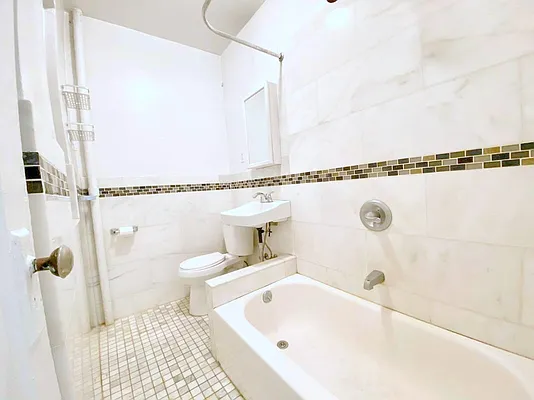 Rented by Manhattan Spaces | media 36