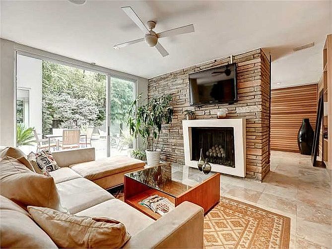 1st Floor Living Room