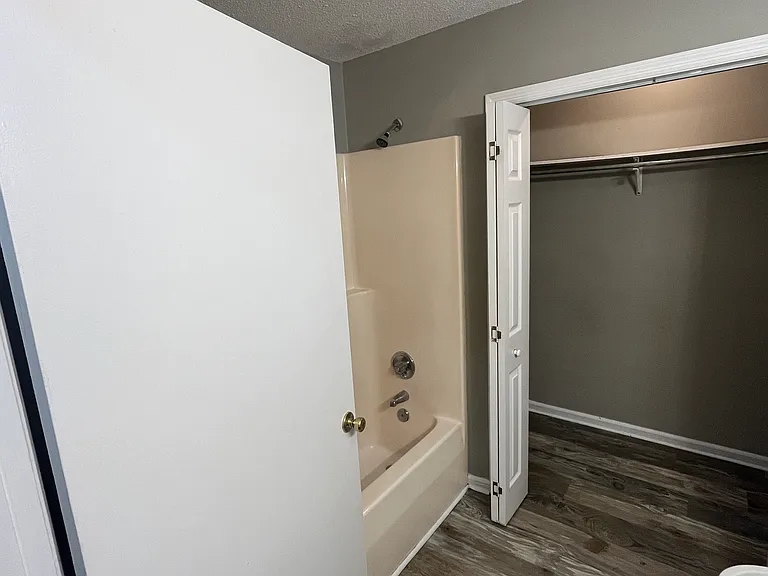 319 Mill Trace Dr #B — Photo 6