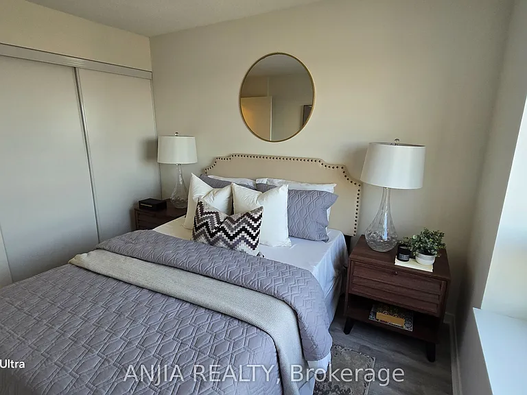 61 Heintzman St #1510 — Photo 9