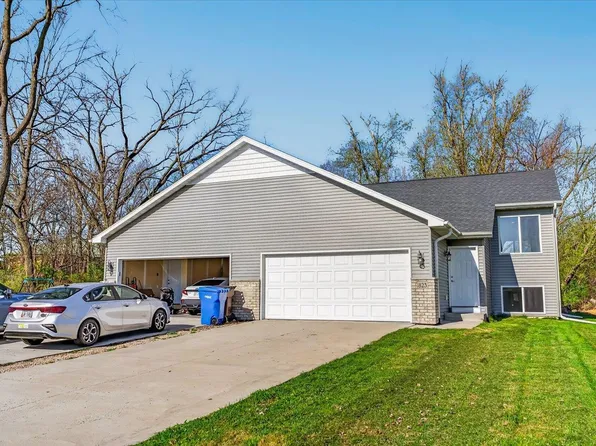 819-823 Thompson Dr, Oregon, WI 53575