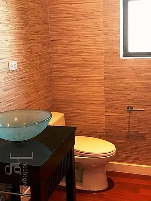 Rented by Hecht Group | media 13