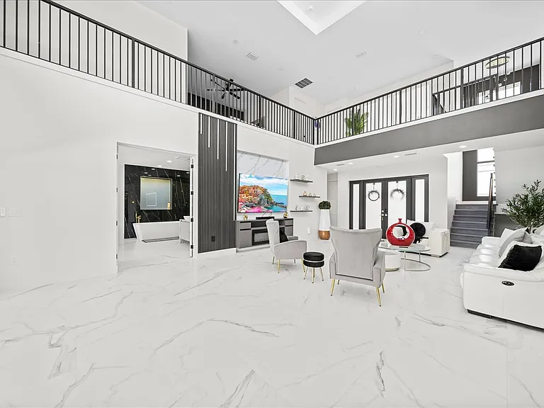 2636 Surfside Blvd — Photo 13