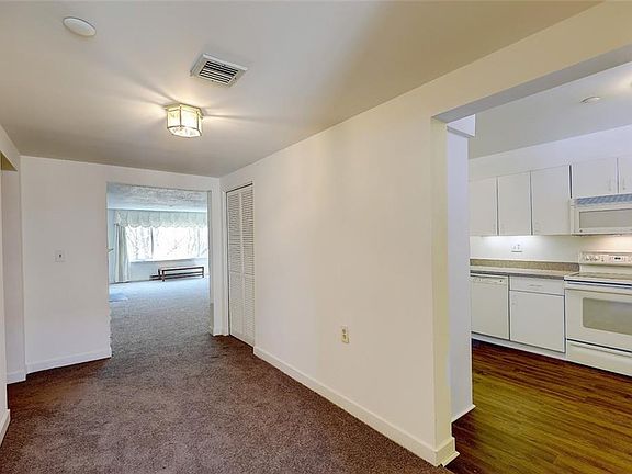 5th image of 229 Medway St APT 301
