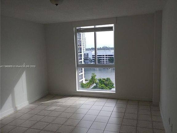 3rd image of 7928 West Dr Penthouse 2