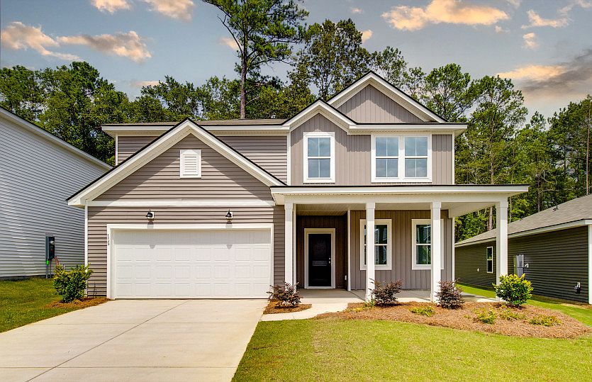 Rosella Exterior TD106 with a large front porch with columns.