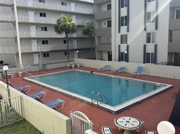 10000 NW 80th Ct APT 2249, Hialeah Gardens, FL 33016