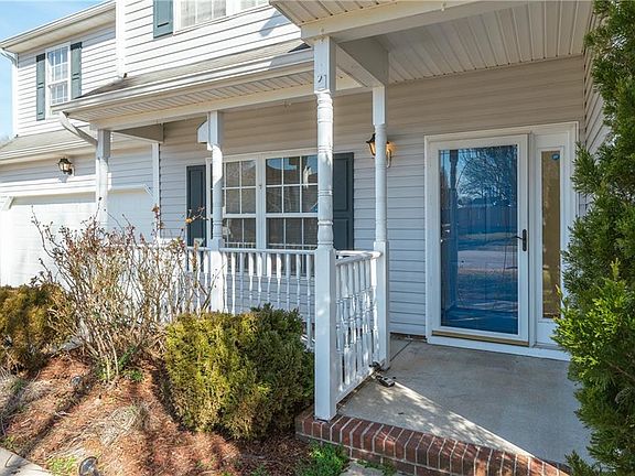 2nd image of 102 Pippin Dr