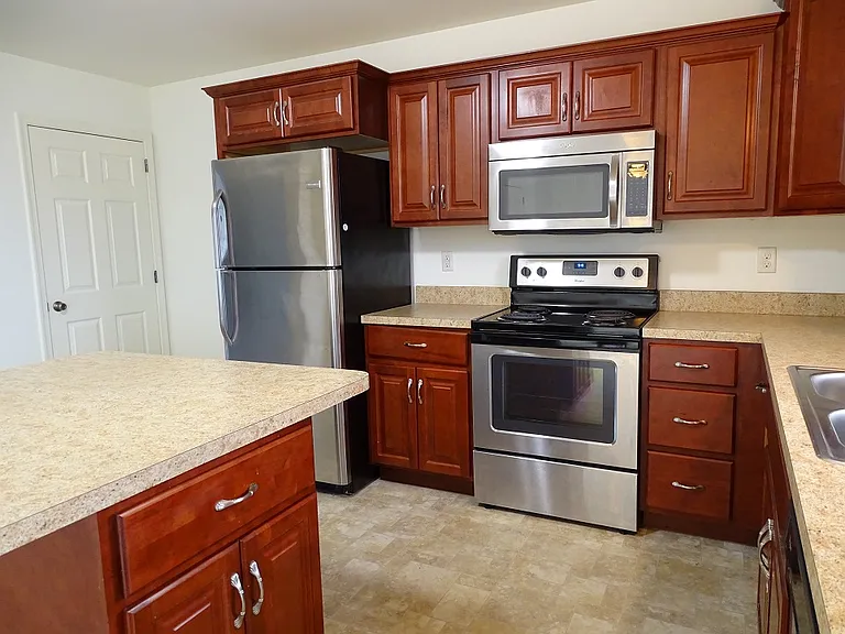 320 Meadow View Dr — Photo 6