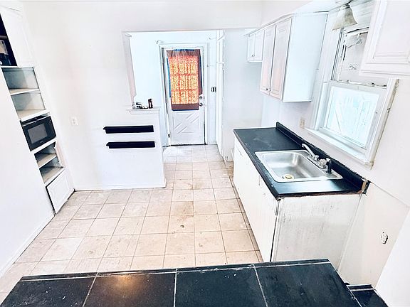 4th image of 7540 Prospect Ave