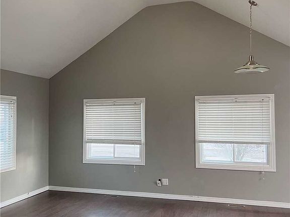 2nd image of 276 Parkwood Ave