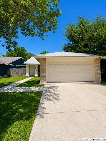 3 bed, 2.0 bath, 1089 sqft, $1,450 — Photo 2