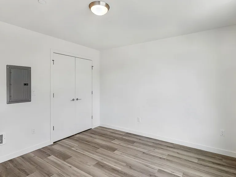 2826 S Walden St — Photo 12