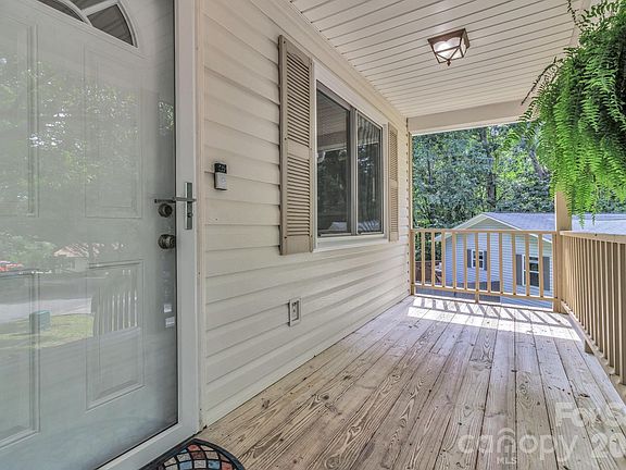 5th image of 18 McTindal Cir