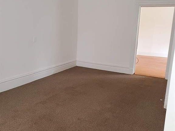 4th image of 18 Edward St