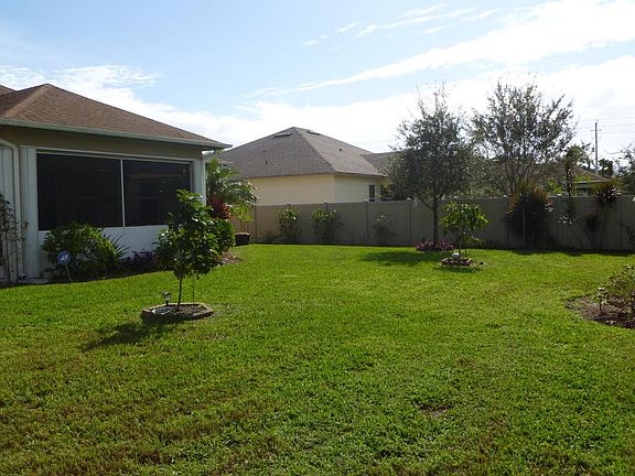 Home For Sale In PORT ST LUCIE SECTION 4