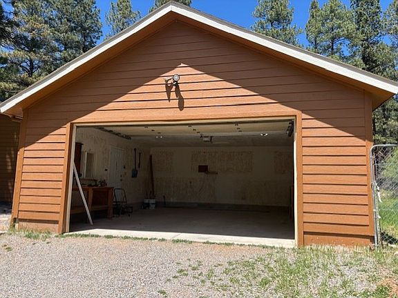 Detached 2 Car Garage