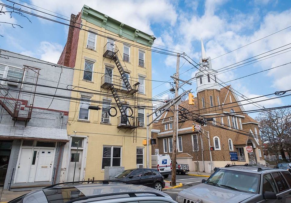 1st image of 3815 Palisade Ave APT 6