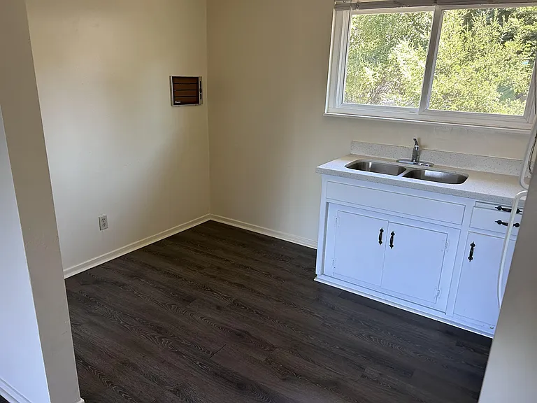 650 Graves Ave #3 — Photo 6