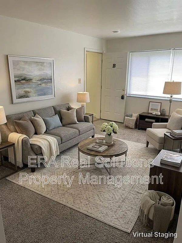 2 bed, 1.0 bath, 960 sqft, $795 — Photo 1