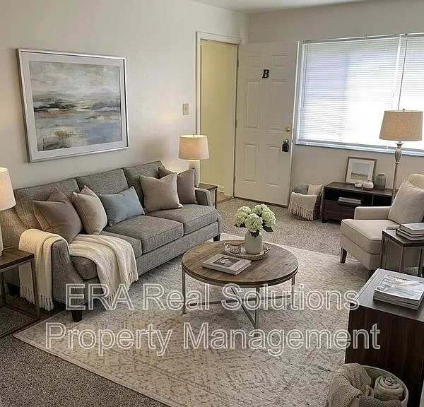 47 N Hampton Rd #B — Photo 1