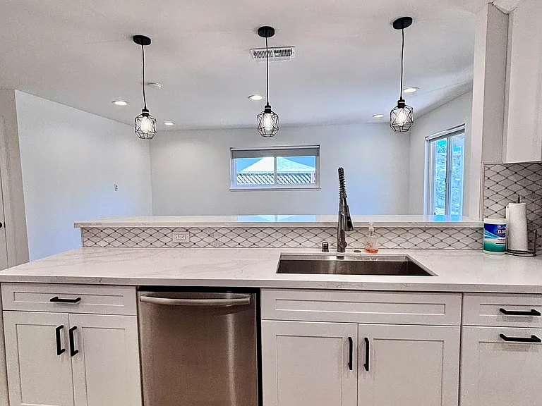 5009 Lyng Dr — Photo 4