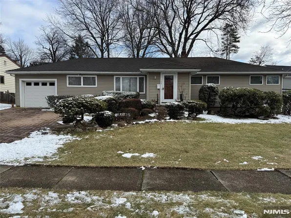 166 Zabriskie Pl, River Edge, NJ 07661