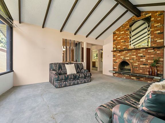 5th image of 9156 Norum Cres