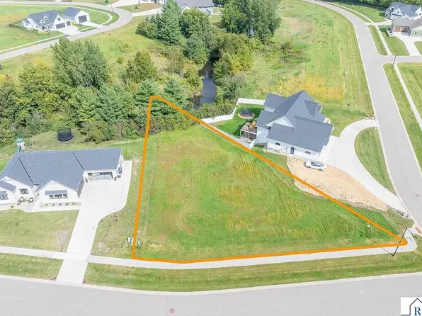 403 Pinehurst Dr, Mankato, MN 56001