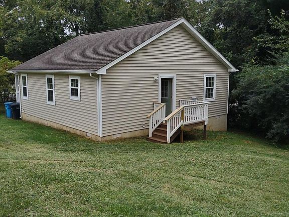 4th image of 1421 6 1/2 St SE