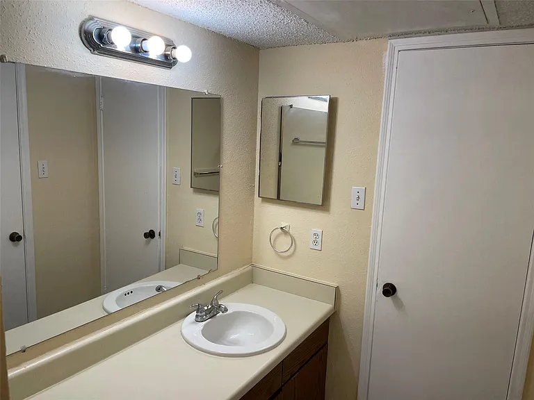 2750 Holly Hall St #117 — Photo 21