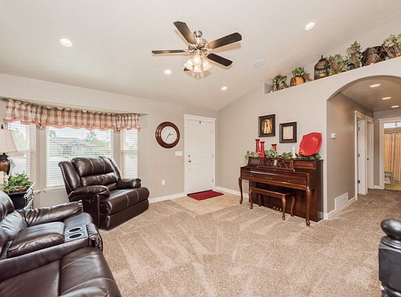 4th image of 3231 N Alder Cir