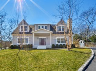 643 Hands Creek Rd, East Hampton, NY 11937