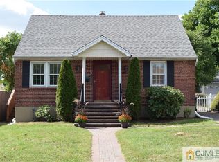 13 3rd St, Edison, NJ 08837