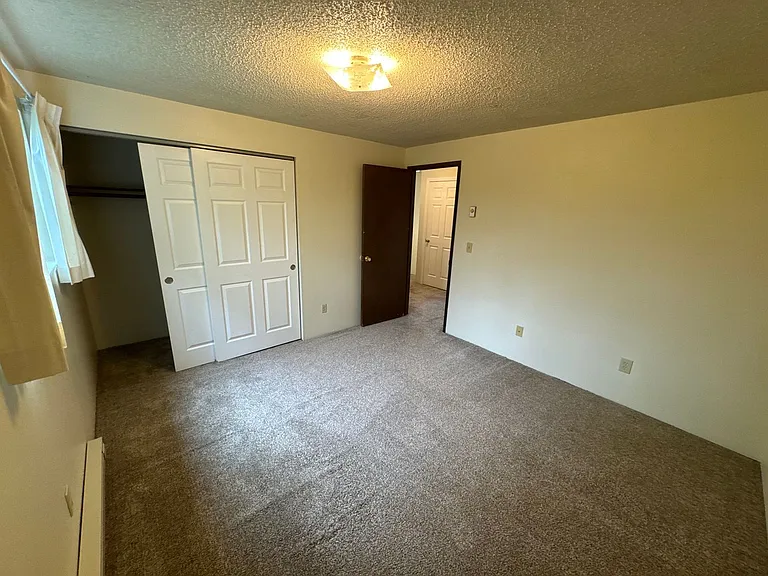 197-2105-09 Lincoln — Photo 15