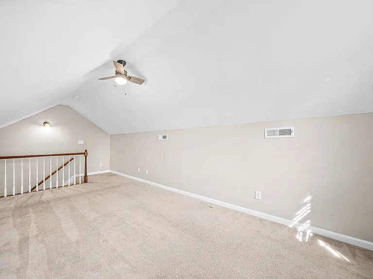 405 Tranquill Ln — Photo 32