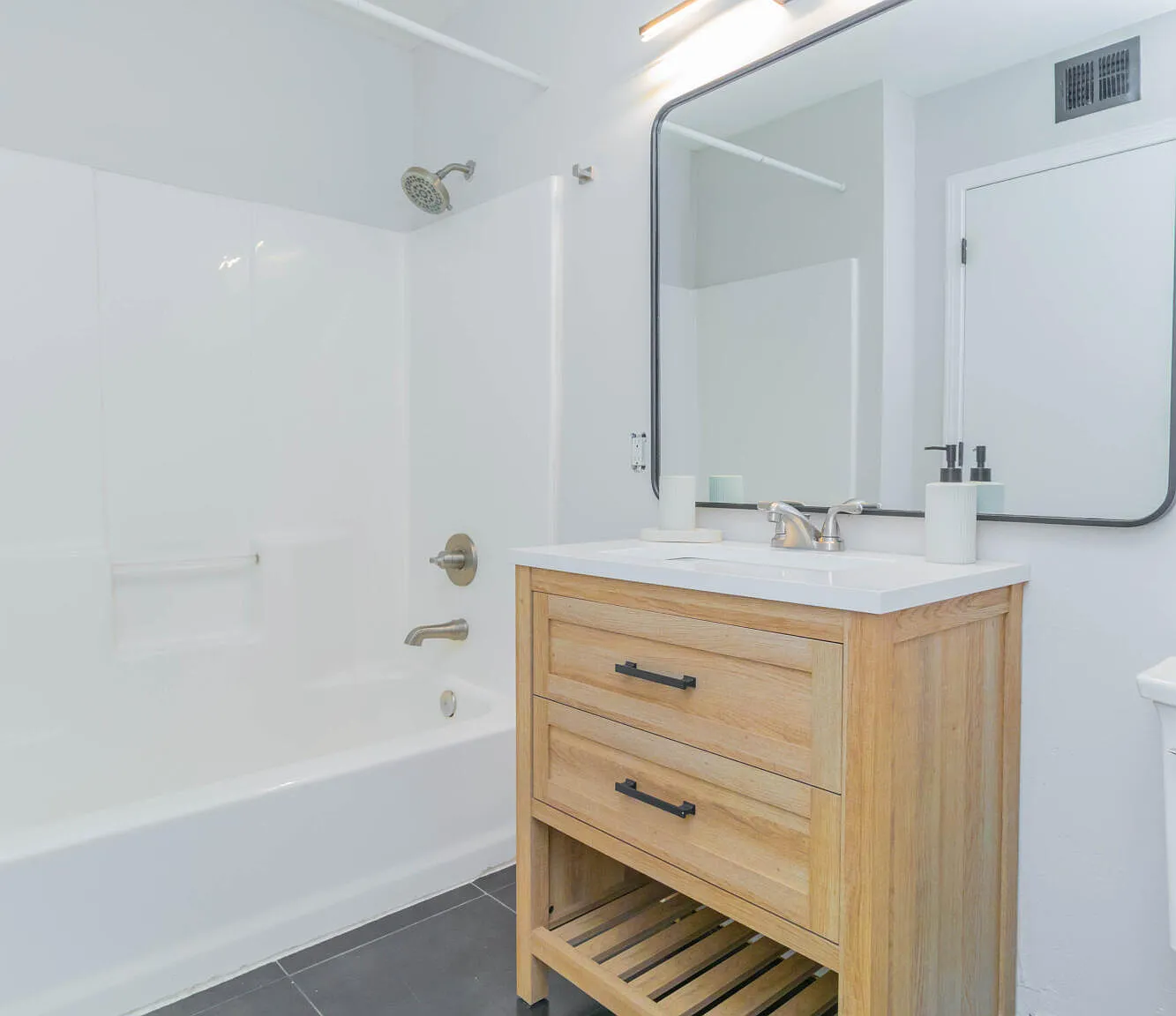 3 bed, 2.0 bath, 1108 sqft, $1,500 — Photo 4