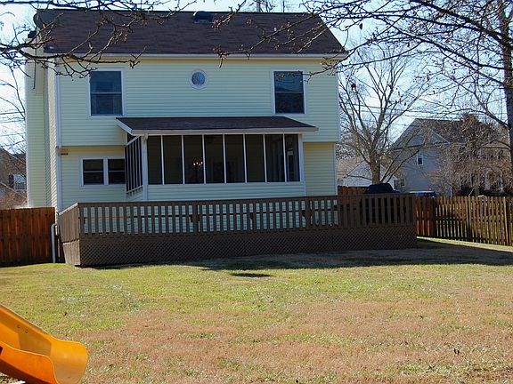 5th image of 8813 Shoreham Blvd