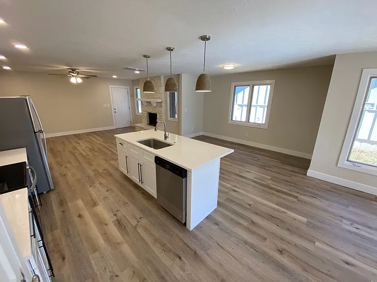 3700 E Cherry St — Photo 17
