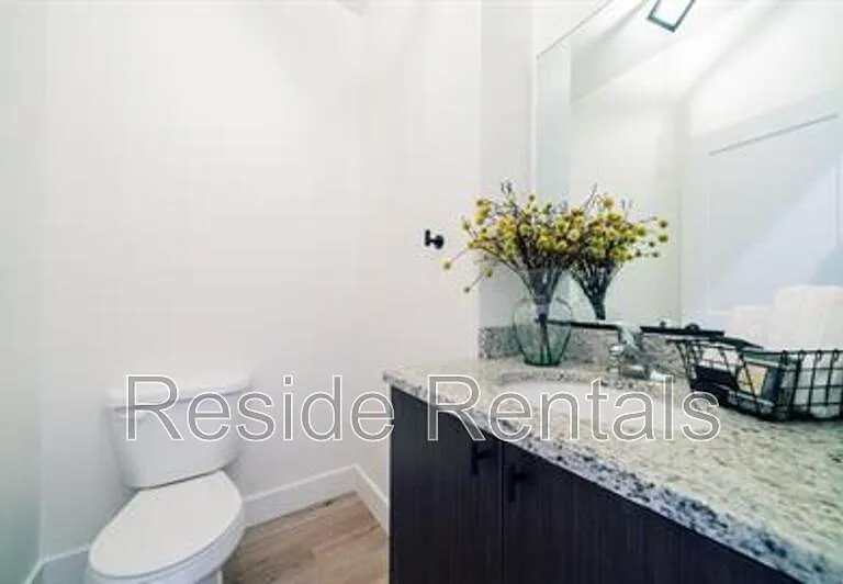 220 N Spring Creek Pkwy #10 — Photo 11