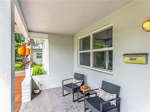 5th image of 3633 Bobolink Ln
