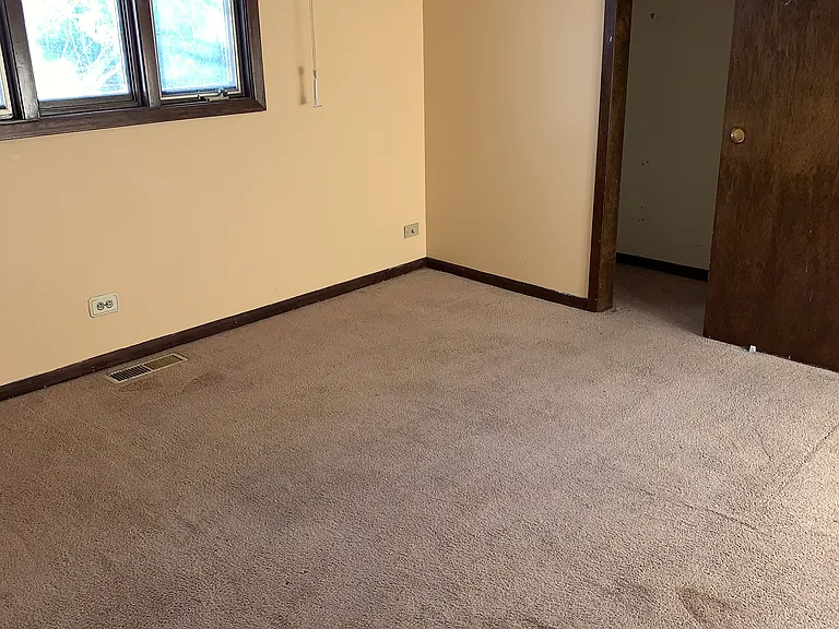 2136 Cedar Ave — Photo 13
