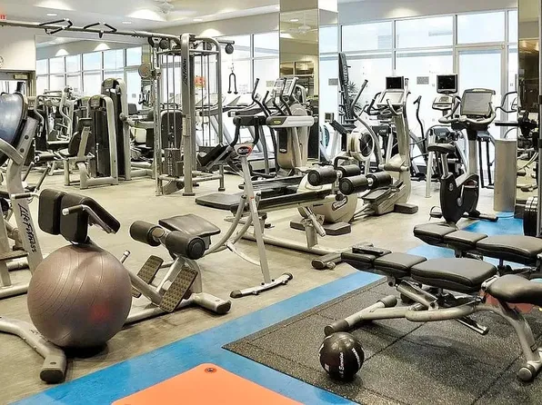 200 Riverside Boulevard image 14 of 16